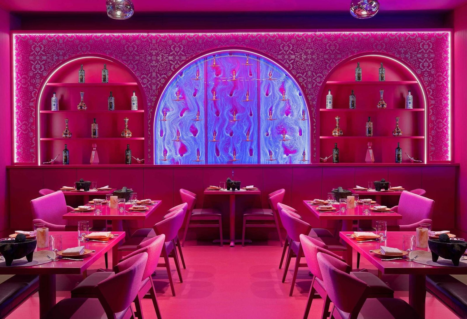 Bubble-Wall-Rod-Peg-Style-Swirley-at-Rosa-Mexicano-Restaurant-in-Las-Vegas-Nevada-2048x1398-2