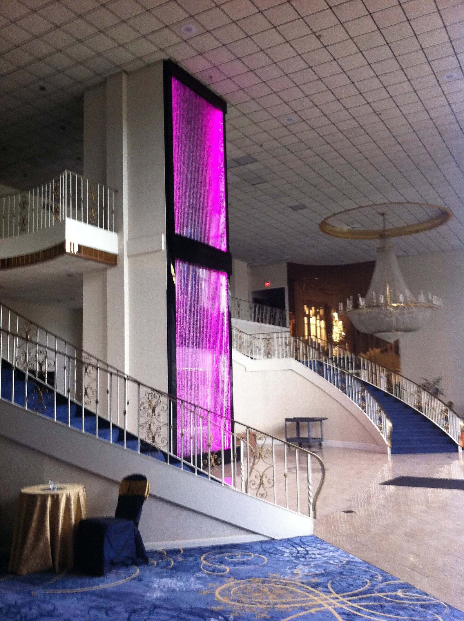 Bubble-Wall-Vertical-Chambers-at-Skylands-at-Rando-rotated-3