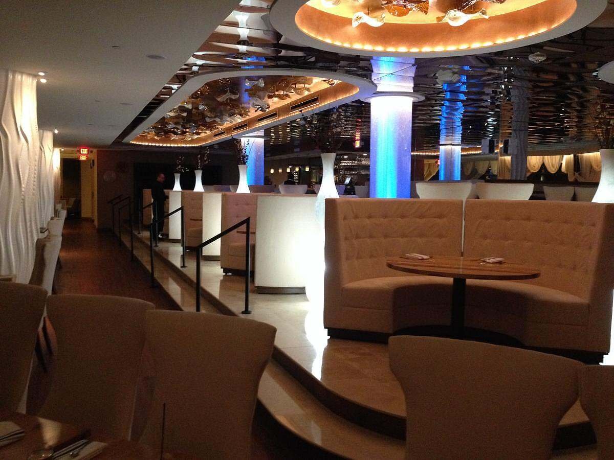 Crowne_Plaza_-_Detroit_Michigan0A-1-1