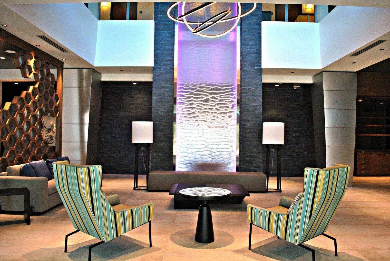 Stainless-Steel-Mesh-Water-Wall-at-Four-Points-by-Sheraton-at-Miami-Airport-2