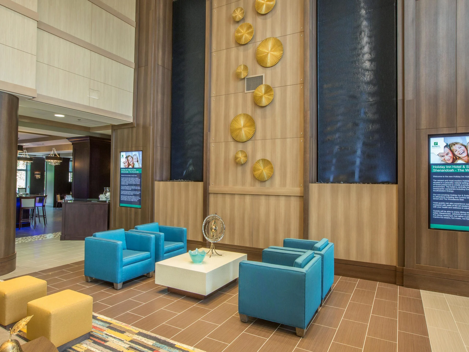 Black scored acrylic waterfalls at holiday inn shenandoah texas scaled